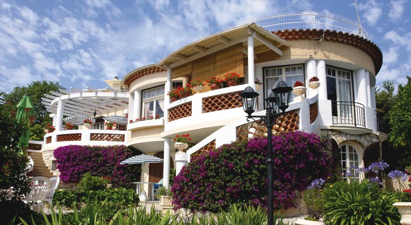 Amazing Villa Californian Style Antibes