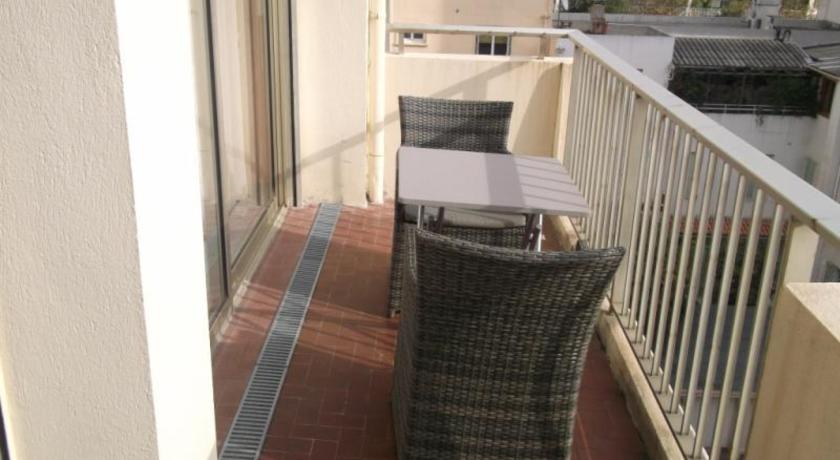 Rental Apartment Le Cyrille - Antibes Juan-Les-Pins