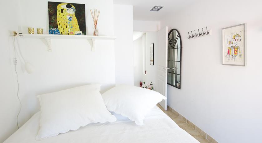 Rue Sade Bed & Breakfast