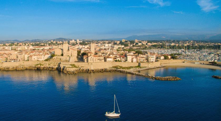 Hôtel Le Petit Castel Antibes