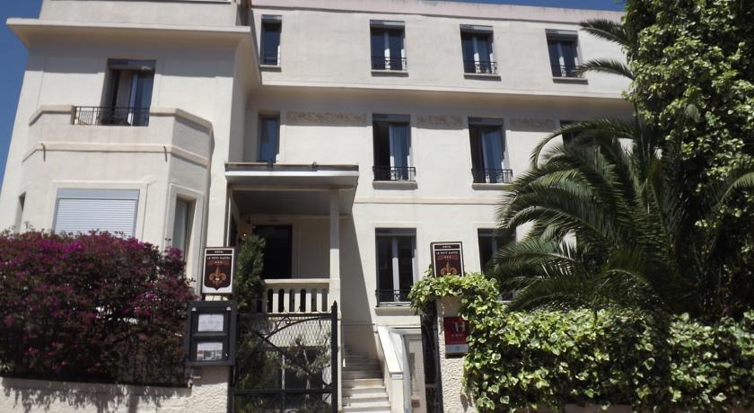 Hôtel Le Petit Castel