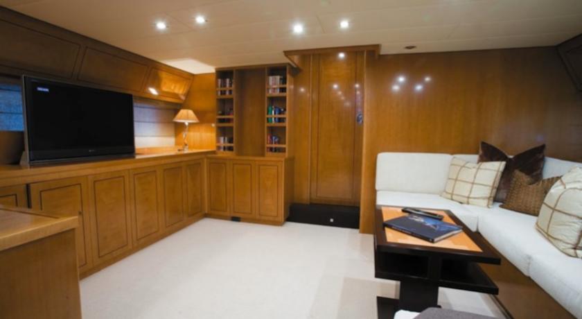 Yacht Leopard 27